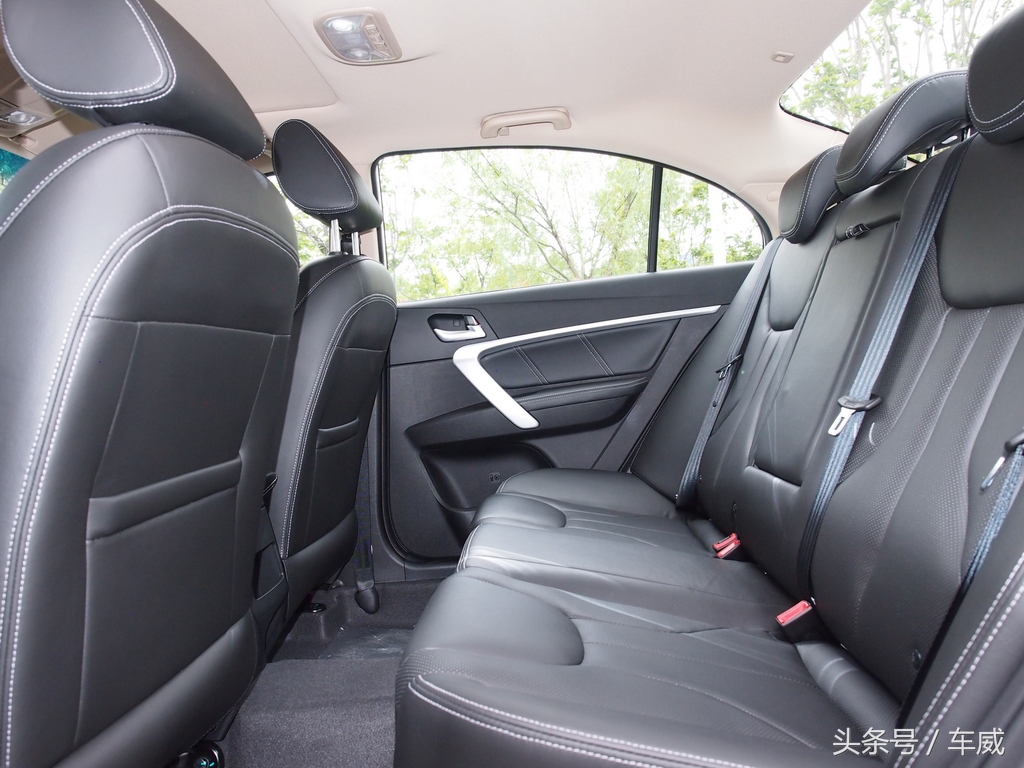 帝豪百万款向上版互联版用车感受,2017帝豪百万款手动向上互联评测