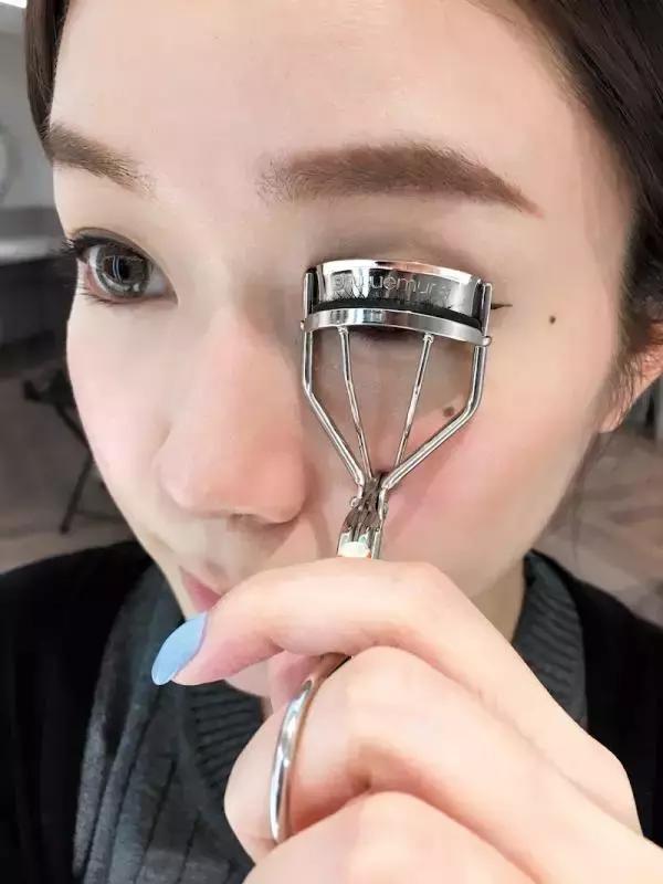 初学者贴假睫毛的教程,不会贴假睫毛录视频