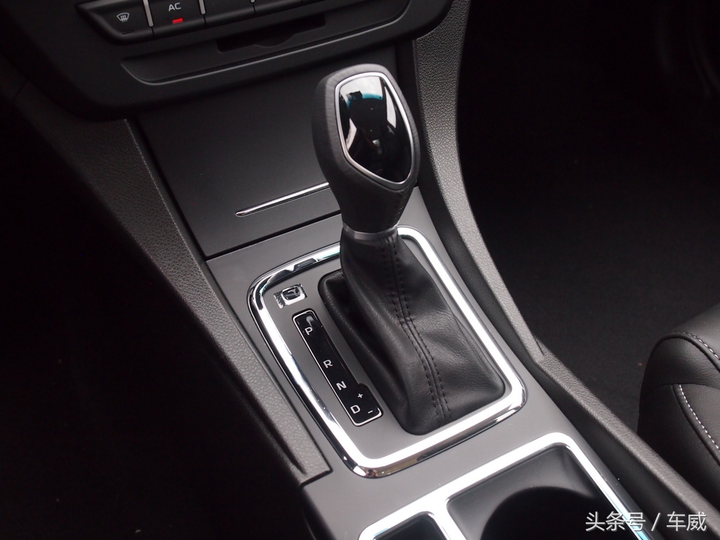 帝豪百万款向上版互联版用车感受,2017帝豪百万款手动向上互联评测