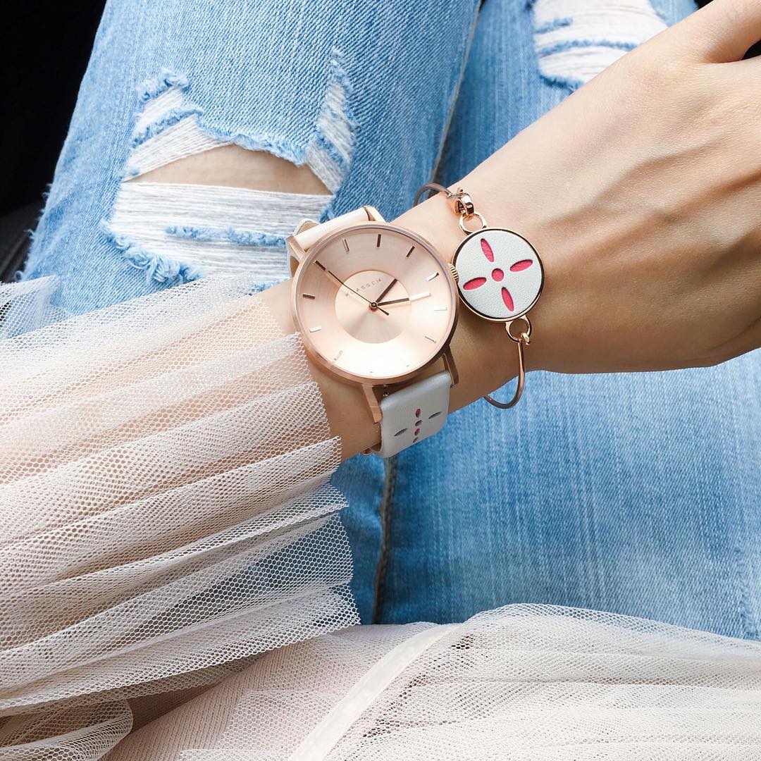 高级时尚手段带,手段上的时尚单品女