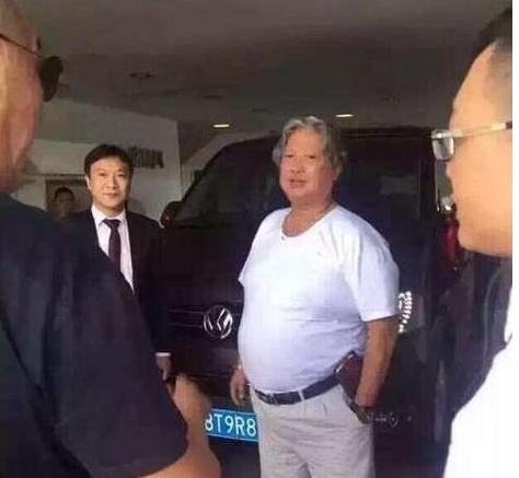 成龙大哥有多低调,成龙的大哥宝刀未老