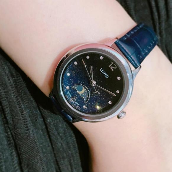 高级时尚手段带,手段上的时尚单品女