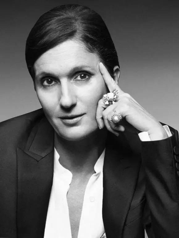 dior设计总监为什么这么受欢迎,dior为什么这么受欢迎