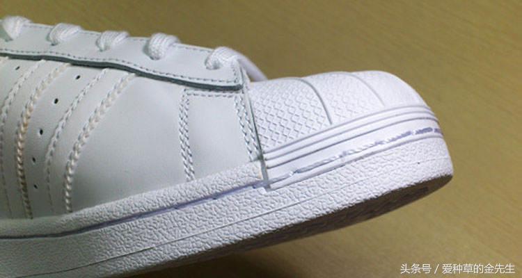 adidas哪个系列适合宽脚休闲鞋,绿尾小白鞋adidas有没有过时