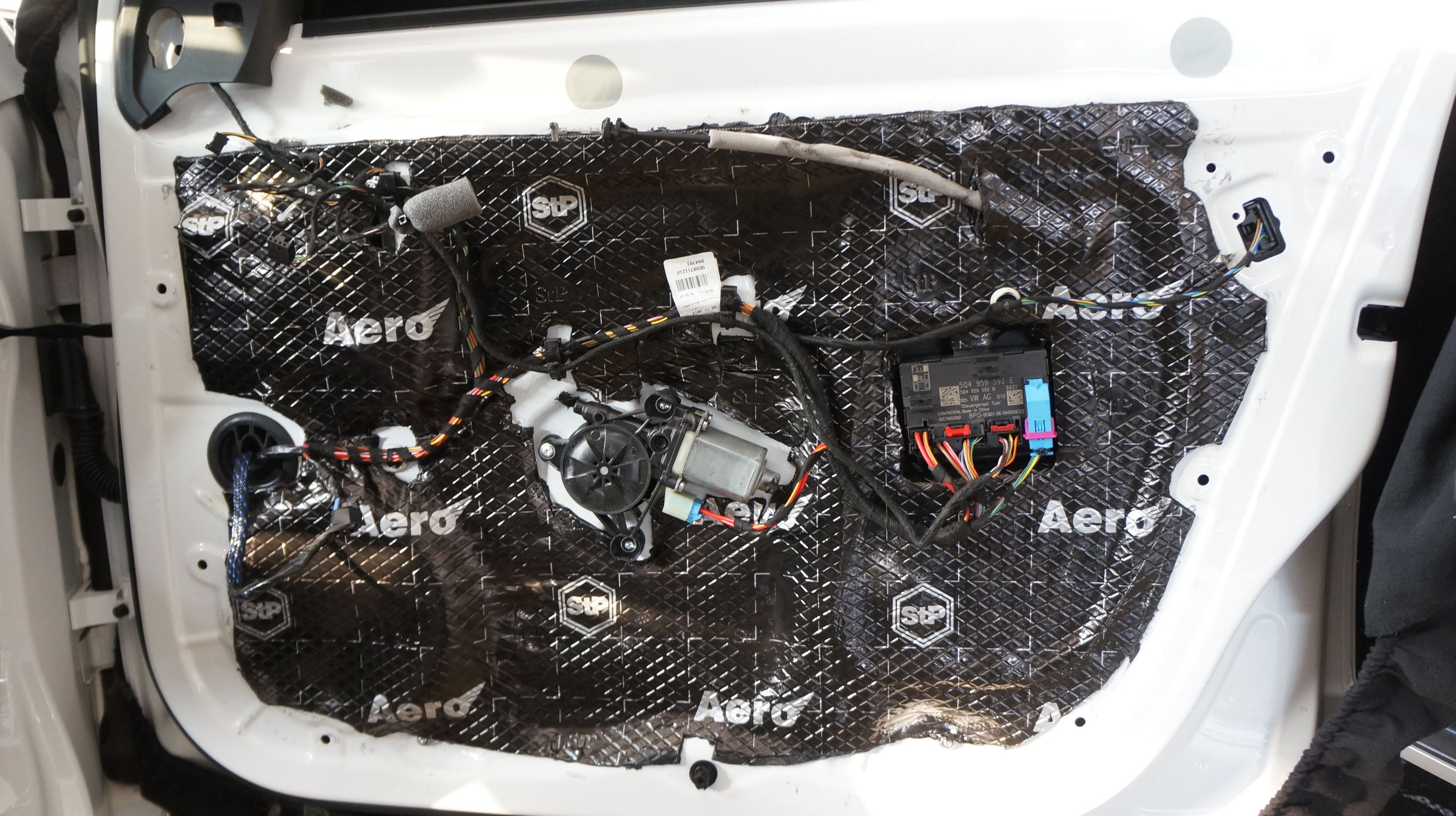 斯柯达明锐12款原车几个鸣笛喇叭,09款斯柯达明锐鸣笛喇叭自己更换