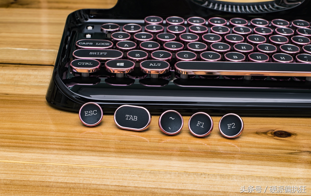 樱桃有一款铁的机械键盘,樱桃新款机械键盘