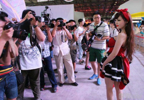 排队2小时玩2分钟值吗,游戏1分钟排队1小时