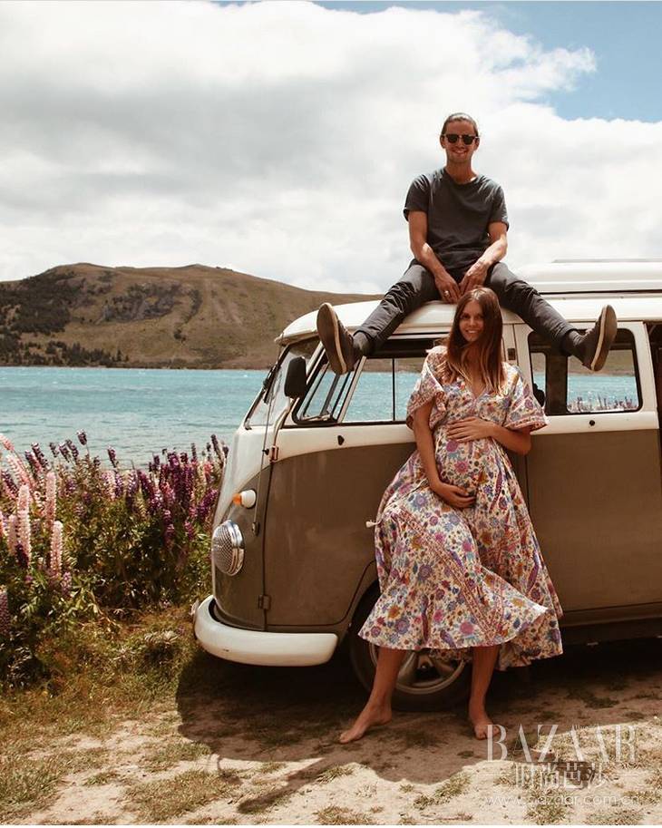 旅行照这么摆pose就很好看,出门旅游拍照姿势ins