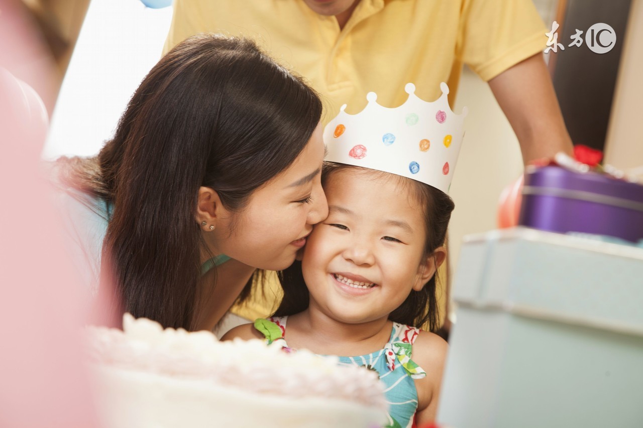 一岁九个月的孩子应该怎么教育,一岁九个月怎么育儿