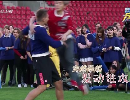 奔跑吧第五季与捷克友人比拼热巴,奔跑吧第一季鹿晗和热巴