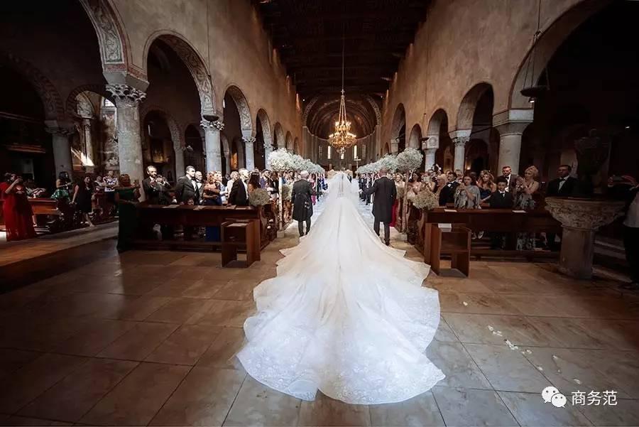 65万颗水晶打造的婚礼,施华洛世奇继承人款婚纱