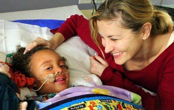 宝宝肾衰竭吃盐,一岁多的宝宝肾衰竭有生命危险吗