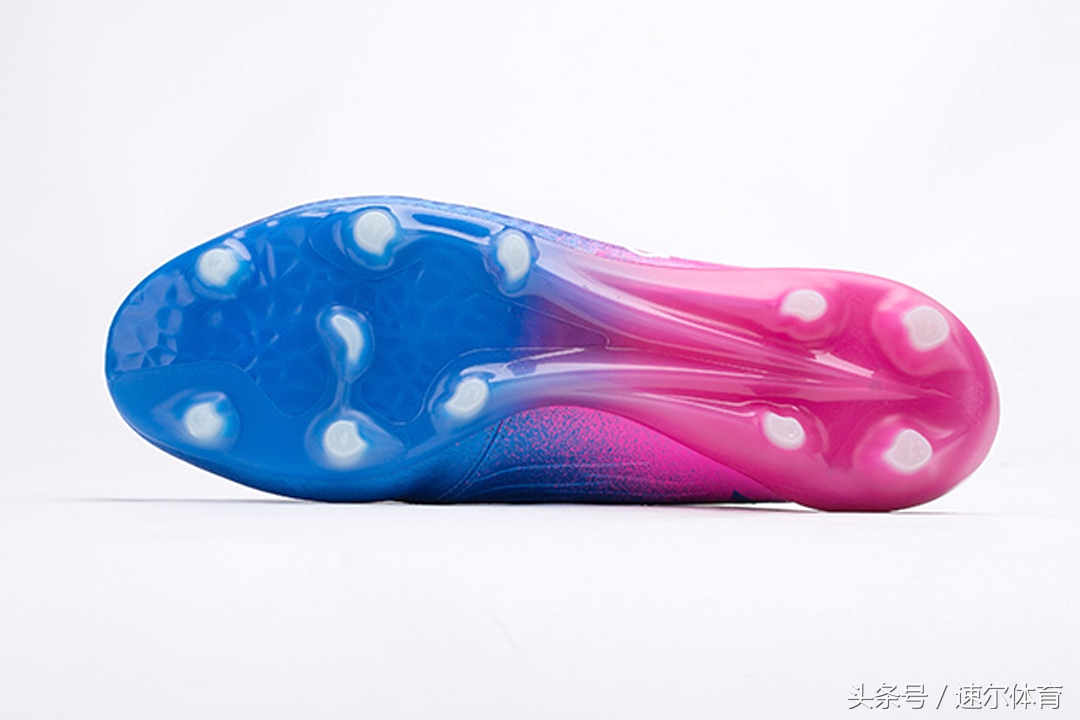 500块买啥足球鞋,150元以内的性价比极高足球鞋