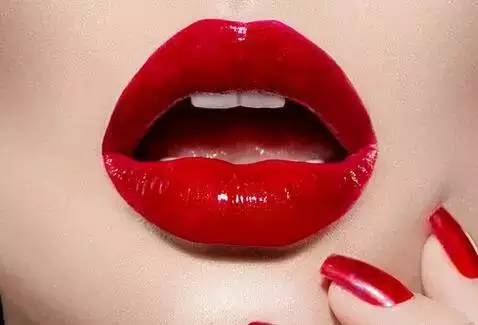 快翻翻你的包里有没有这些东西！放时间长了=毒药！