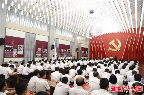 清河近2万名*党**员接受信仰教育