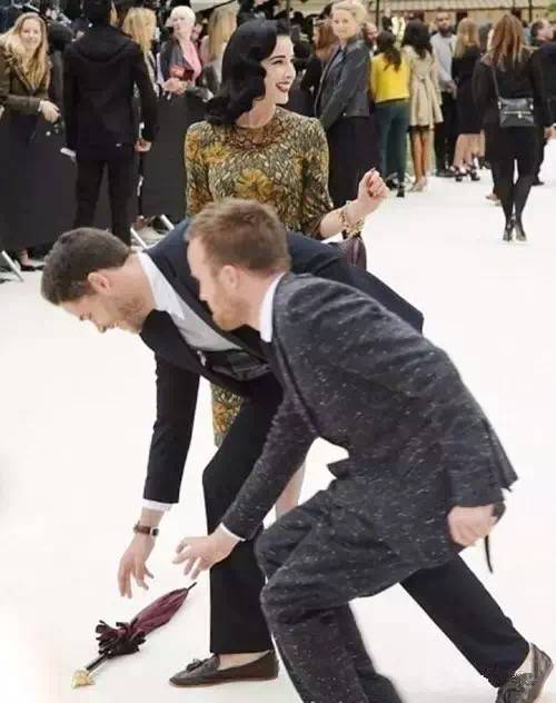 十把伞,十把雨伞