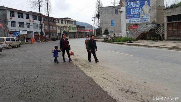 骑着雅马哈踏板摩托车周游世界,骑雅马哈天剑125回家