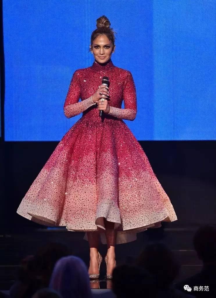 65万颗水晶打造的婚礼,施华洛世奇继承人款婚纱