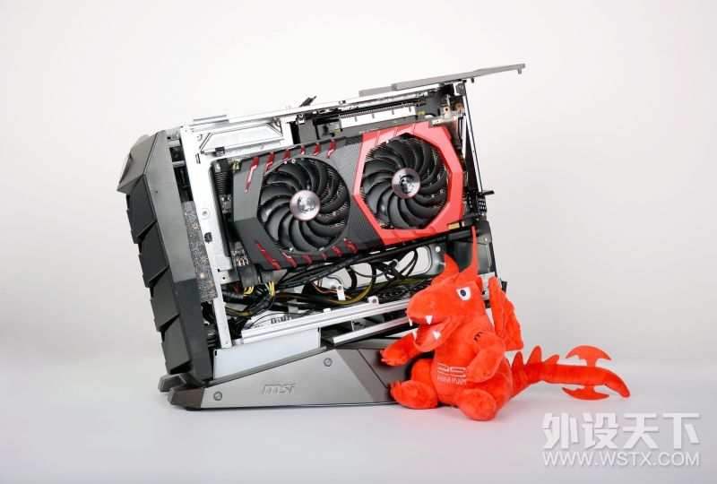 这才是游戏手机该有什么样的样子,微星宙斯盾钛3主机