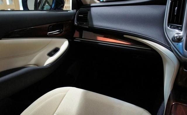 日本皇冠与一汽皇冠对比,日本皇冠和国内皇冠对比