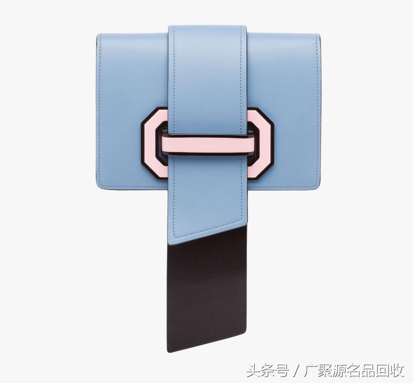 普拉达包包二手值多少钱,普拉达奢侈品包包回收价格