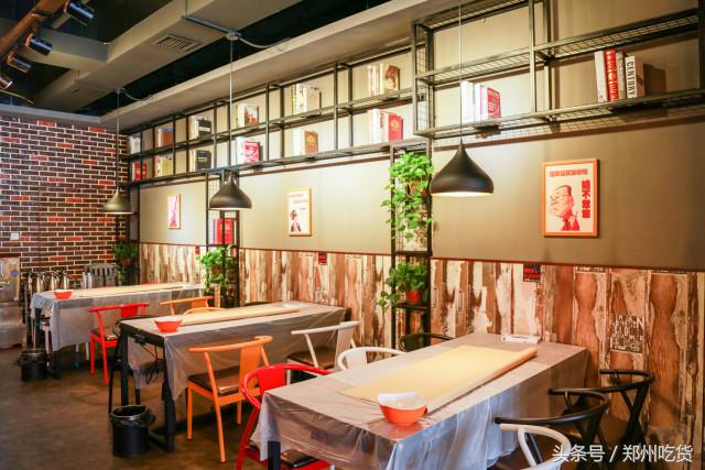 几个意思？去郑州南阳路吃海鲜,服务员你把菜倒桌上就跑？