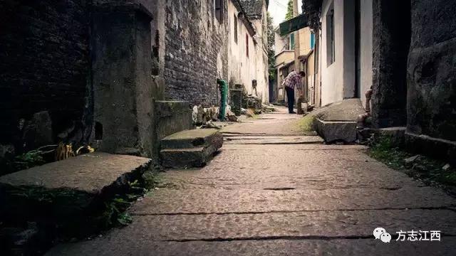 上海人说普通话口音很怪,上海弄堂的真实写照