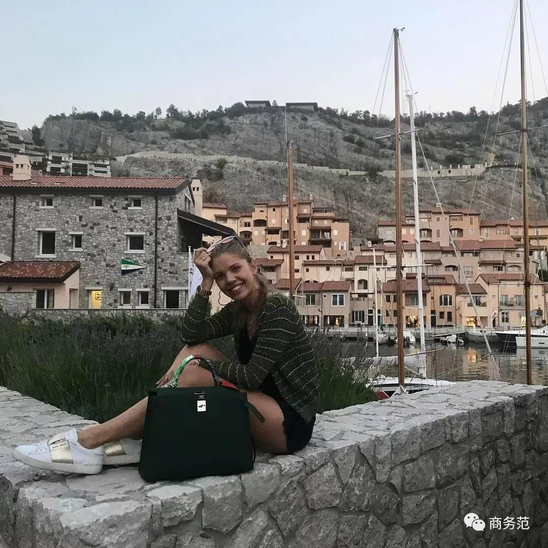 65万颗水晶打造的婚礼,施华洛世奇继承人款婚纱