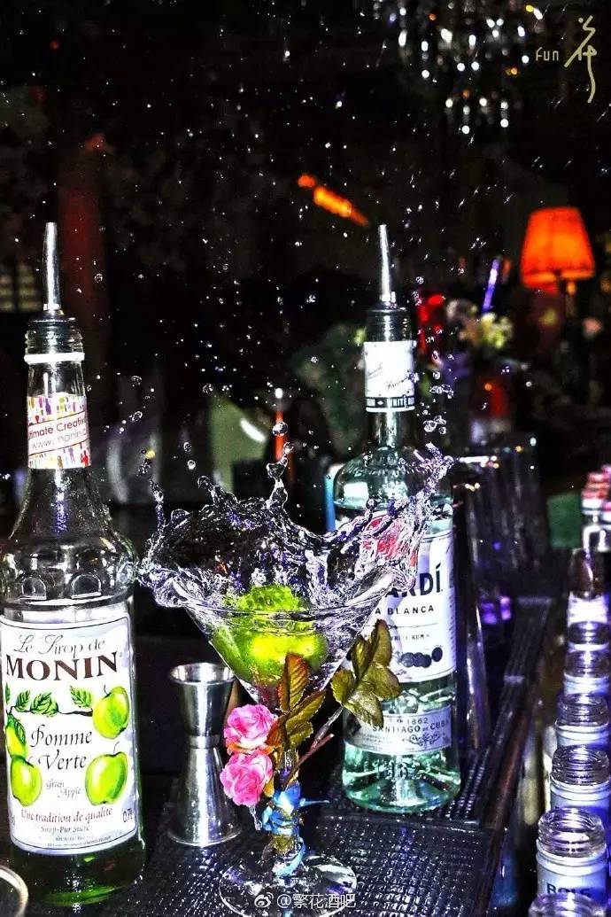 酒吧喝洋酒的好处,去酒吧为什么要排队