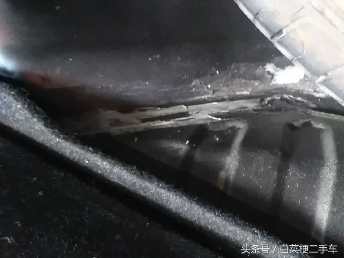 2017款天籁事故二手车多少钱,一万多块钱的天籁事故车