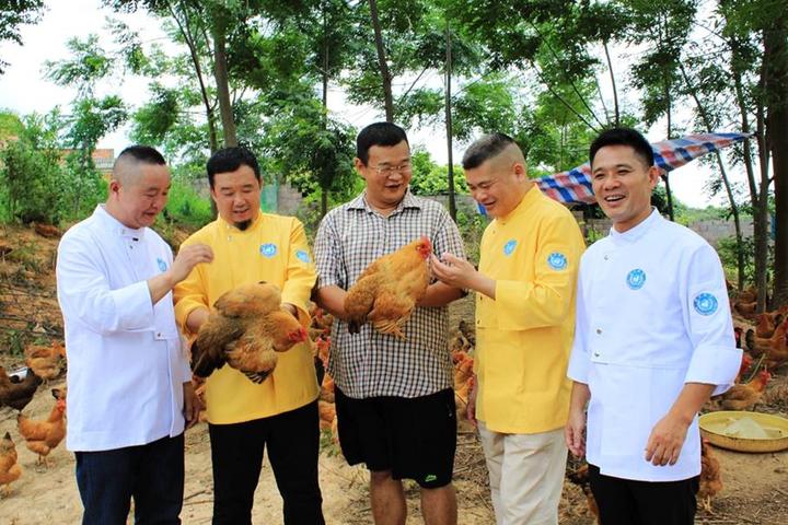 游机鸡是什么东西？吸引一群厨王跑到南宁农村吃