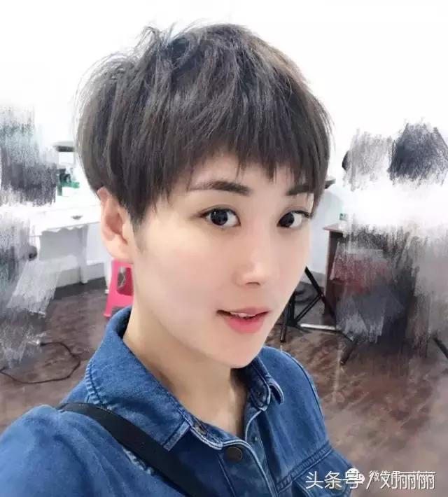 今年流行的发型中发,今年流行新式发型