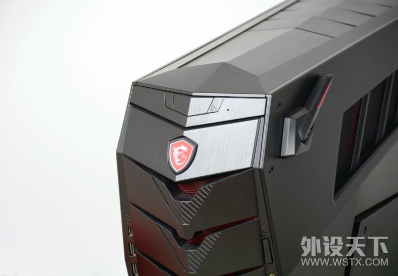 这才是游戏手机该有什么样的样子,微星宙斯盾钛3主机