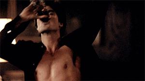 酒吧喝洋酒的好处,去酒吧为什么要排队