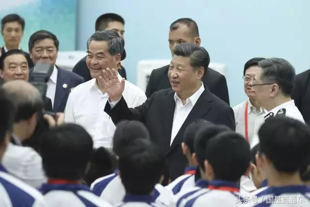 香港国际金融中心如何处理港币,香港国际金融中心商场的优点