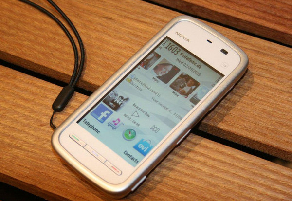 2009-2012年的老手机诺基亚,2009年诺基亚全屏手机5230