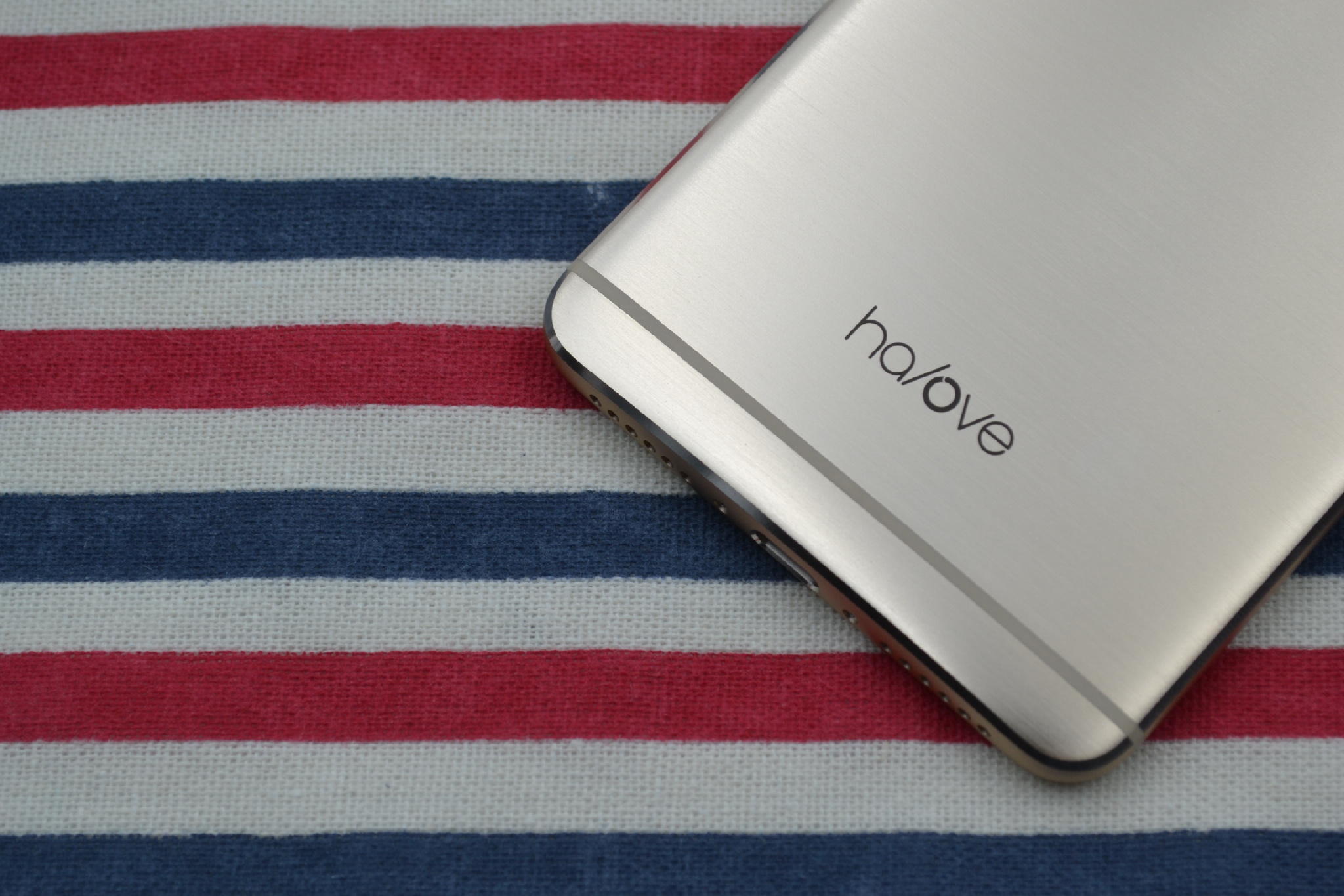 对家人的爱更多一点，九爱亲情手机HaloveH1上手测评