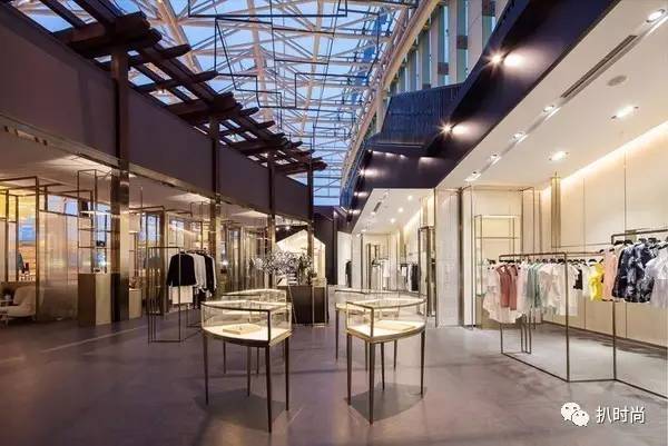 衣服批发过来卖不出去怎么清仓,衣服批发卖不出去