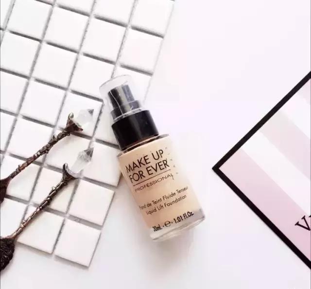 夏日粉底液遮瑕持久不脱妆不卡粉,cc霜bb霜粉底三者怎么搭配用