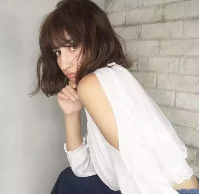 觉得自己发型不好看怎么办,觉得自己发型不适合