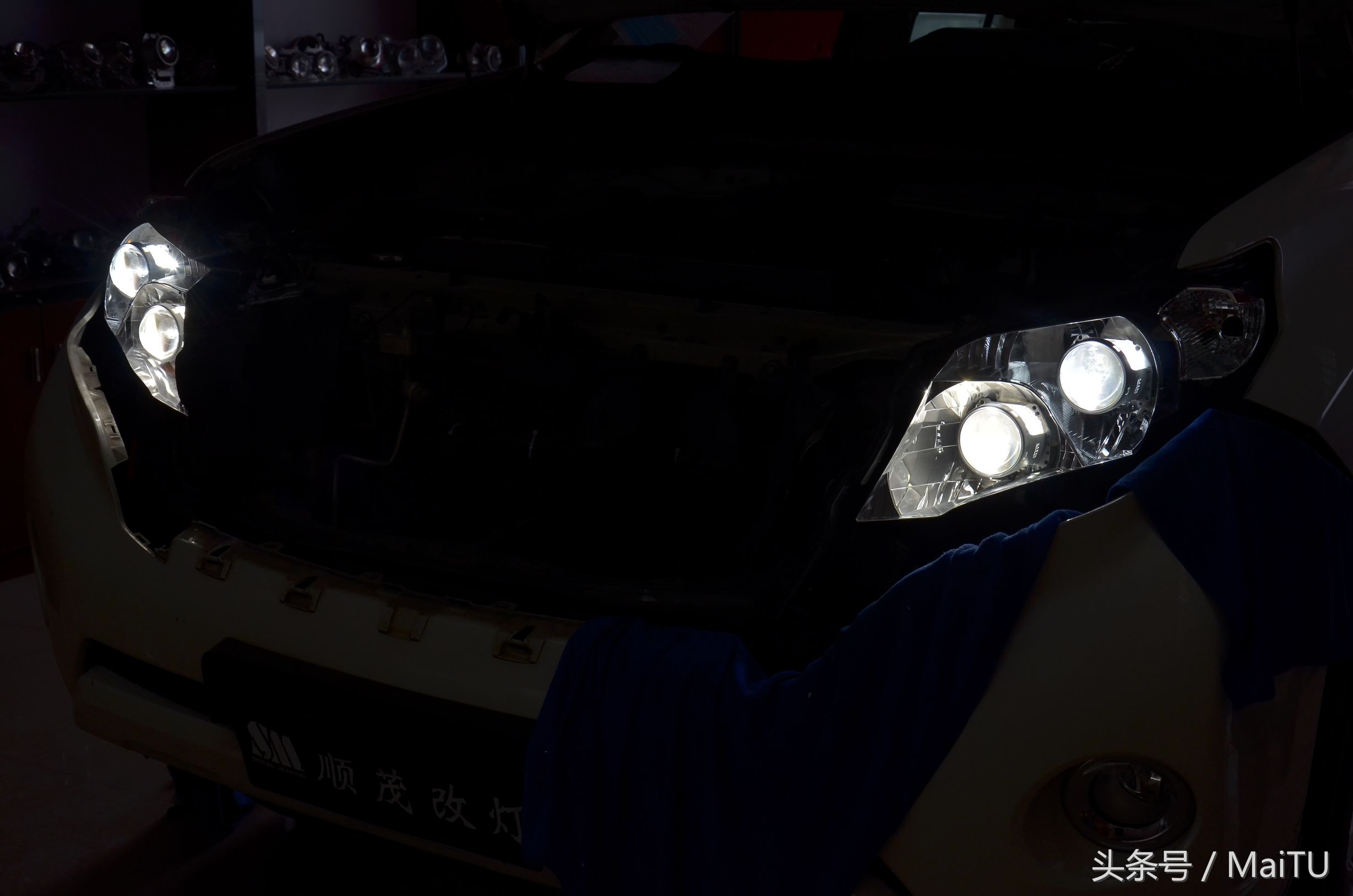 最强的普拉多,普拉多灯光演示