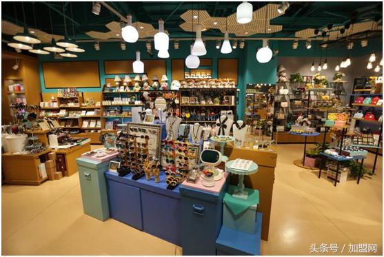 单店月销售额50万，纯利最高30%，这家精品杂货铺靠啥卖得这么好？