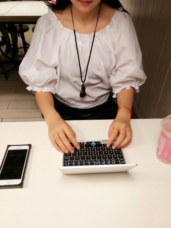 有人说7寸铝合金小本设计愚蠢？数十名网友集体狂怼！