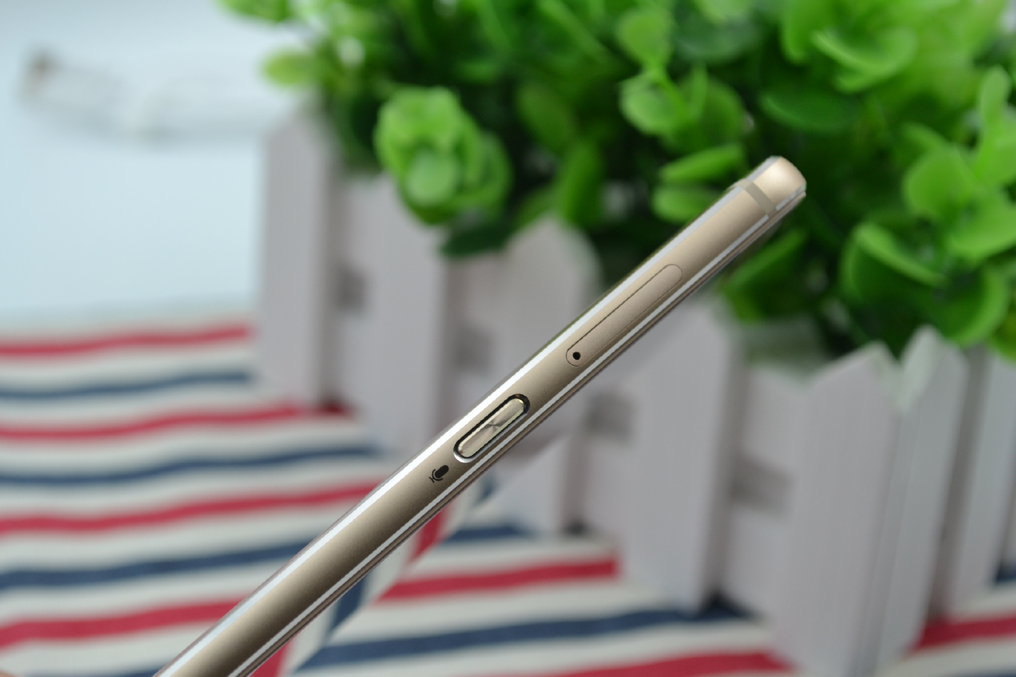 对家人的爱更多一点，九爱亲情手机HaloveH1上手测评