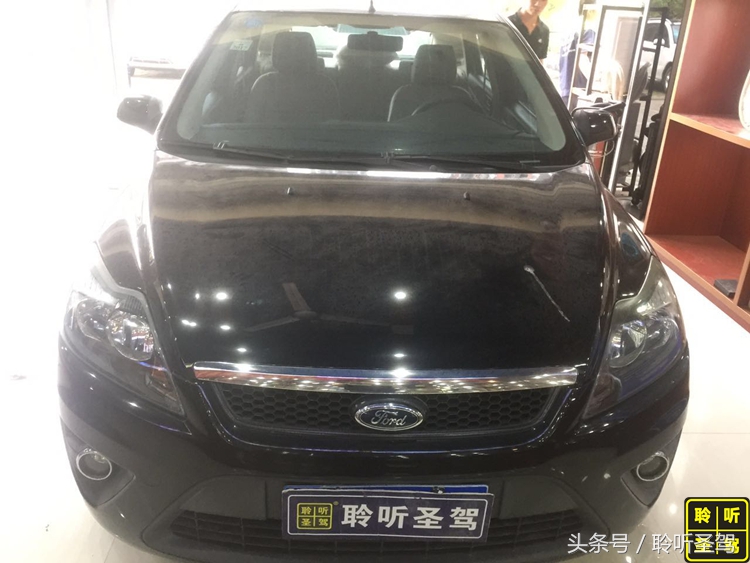 经典福特福克斯的原车音响换装、门板隔音之旅不过两千元的改装，给有需求的自己！