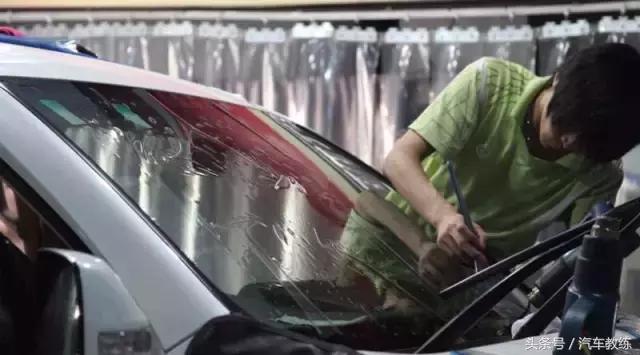 自己贴车的正确方法,自己贴车玻璃膜的技巧