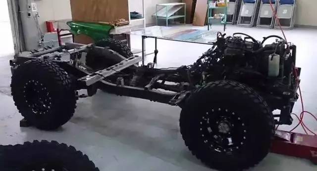 吉姆尼摇身一变奔驰g全时四驱,吉姆尼改奔驰大g多少钱