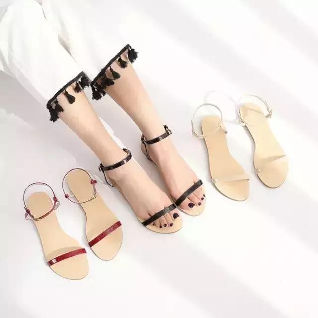 高能少年团杨紫奚梦瑶周冬雨出场,周冬雨奚梦瑶vogue对比