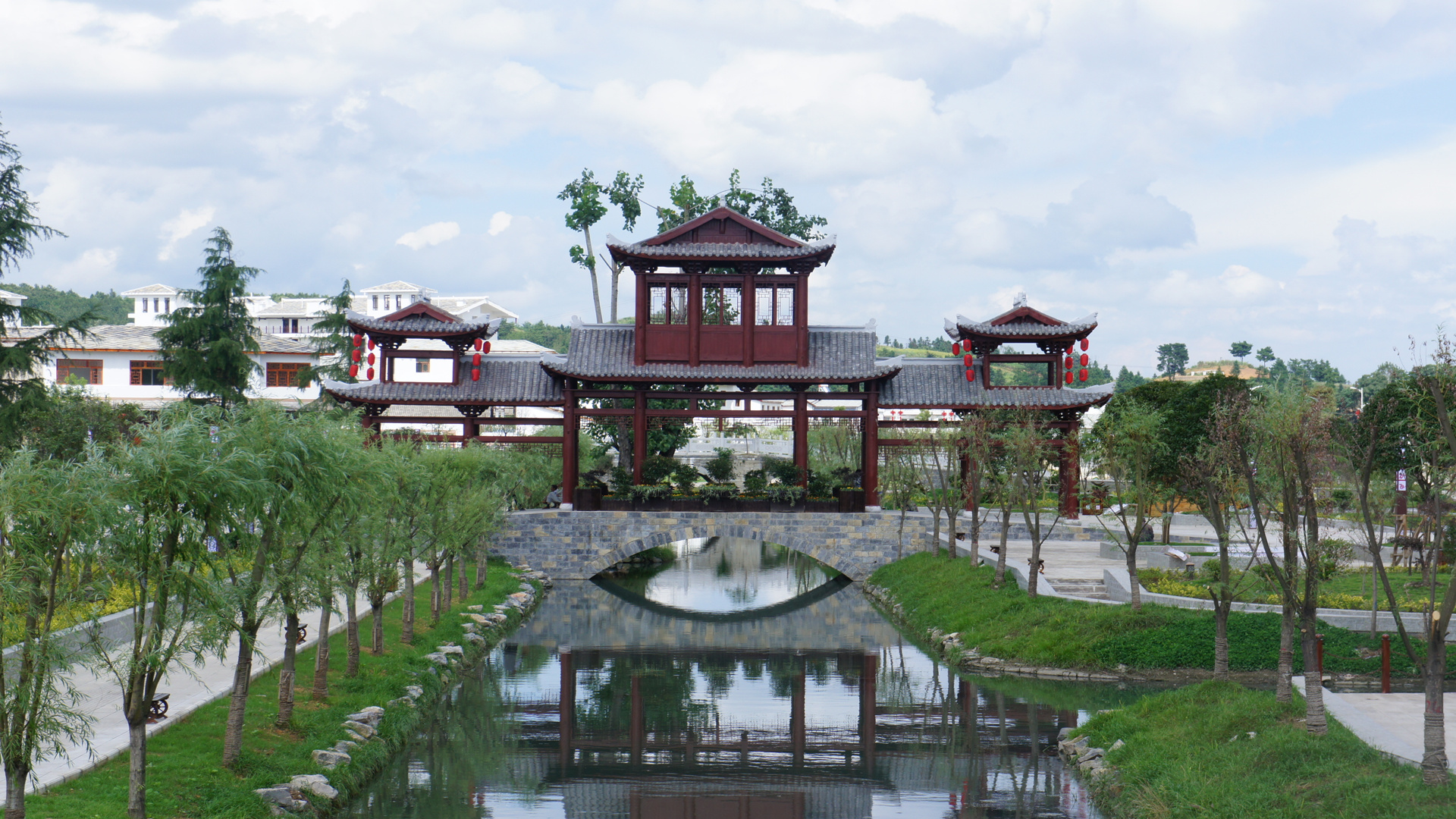 看看如今旧州镇终于找到了历史上夜郎自大的底气