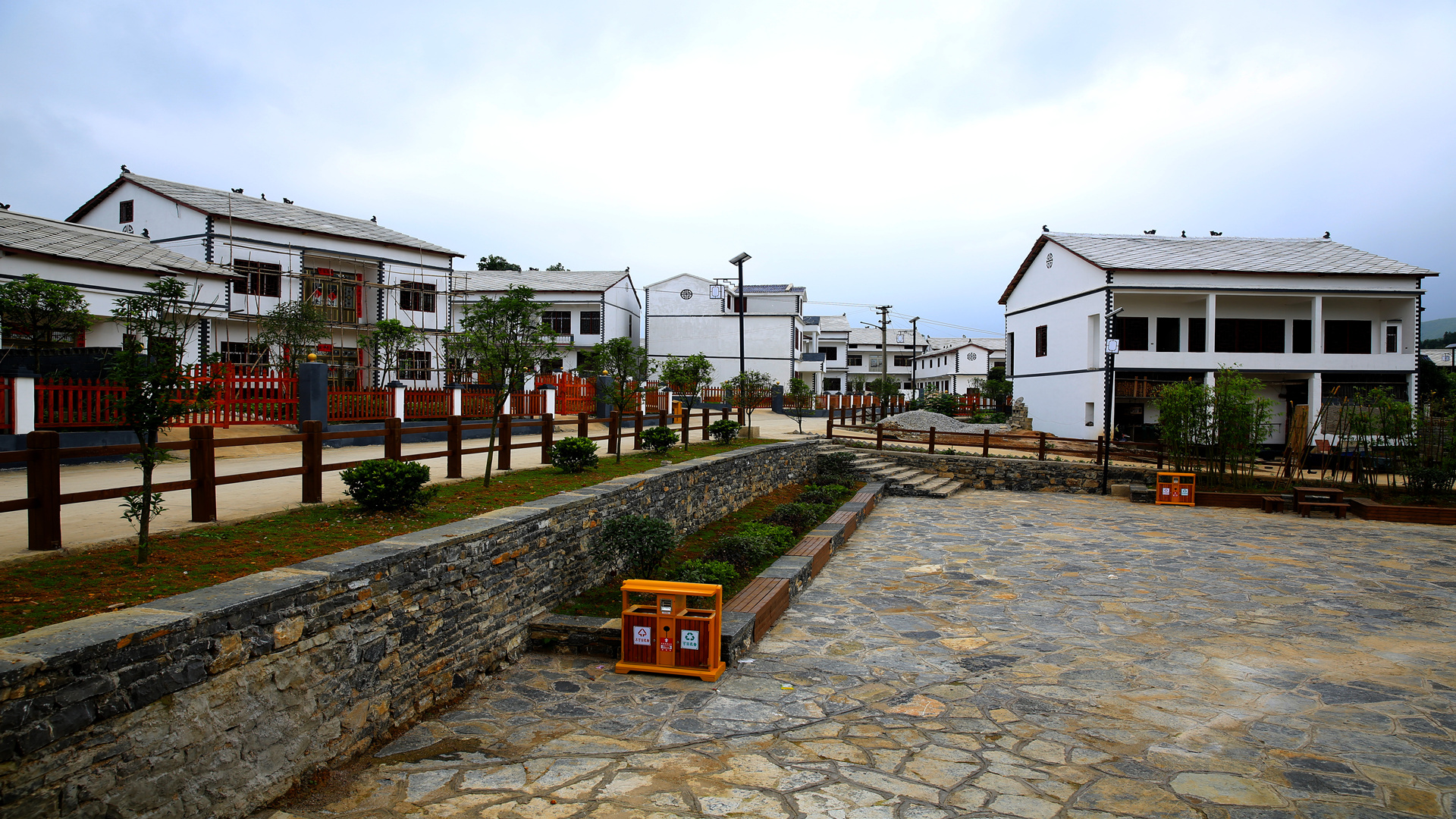 看看如今旧州镇终于找到了历史上夜郎自大的底气